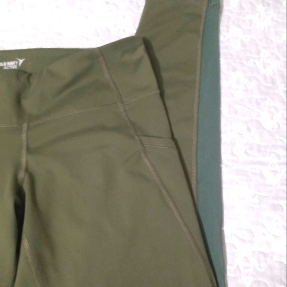 OLD NAVY Active GO-DRY Leggings Size M in Military Green. - Picture 4 of 7